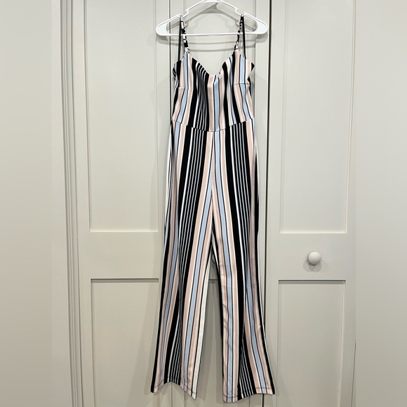 Material Girl Juniors' Wide-Leg Jumpsuit Size:Medium(Buy Now Only)No Offers - Picture 2 of 7